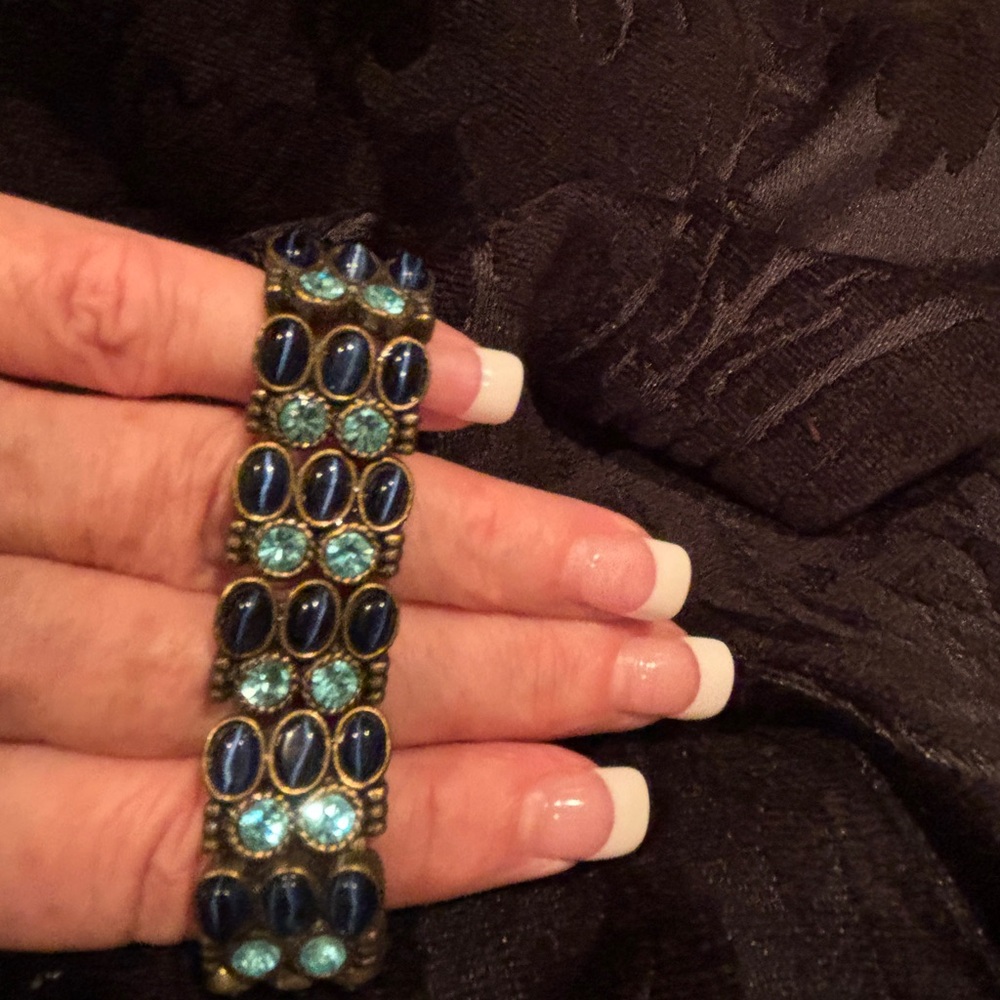 NWOT- VINTAGE BRACELET BEADS AND BRONZE - Picture 2 of 8